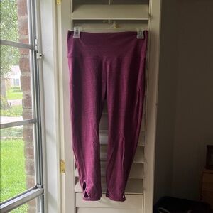 4/$25 SALE Women’s Old Navy Active Maroon Yoga Athletic Leggings MEDIUM
